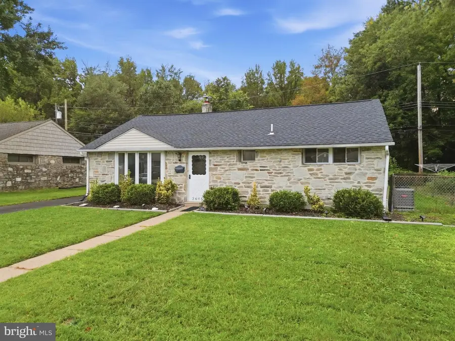 2605 Woodlawn Dr, Bristol, PA 19007 - #3