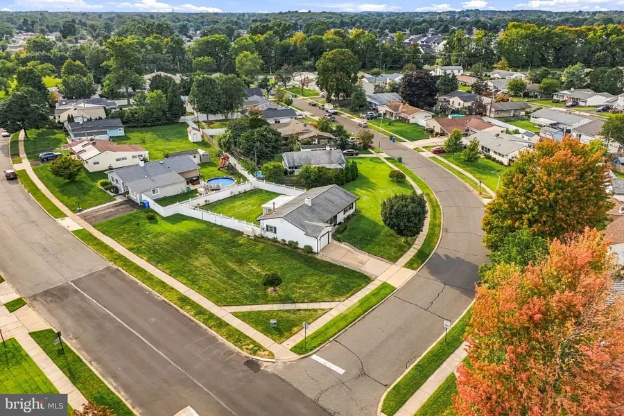 36 Sunset Ln, Levittown, PA 19055 - #3