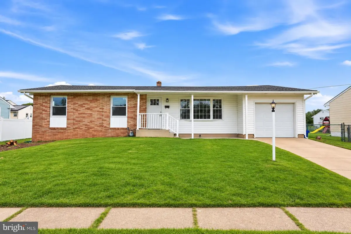 908 Old Orchard Ln, Bristol, PA 19007 - #1