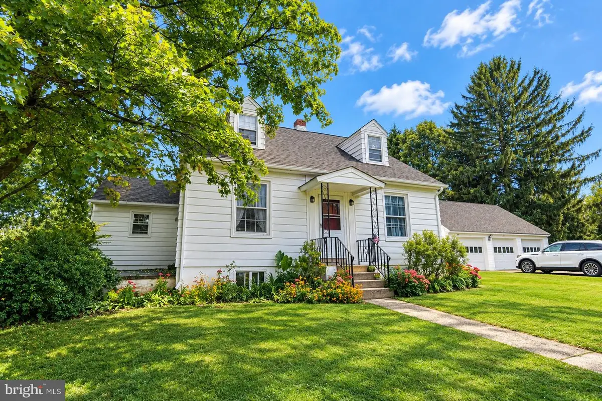 5553 Swamp Rd, Fountainville, PA 18923 - #1