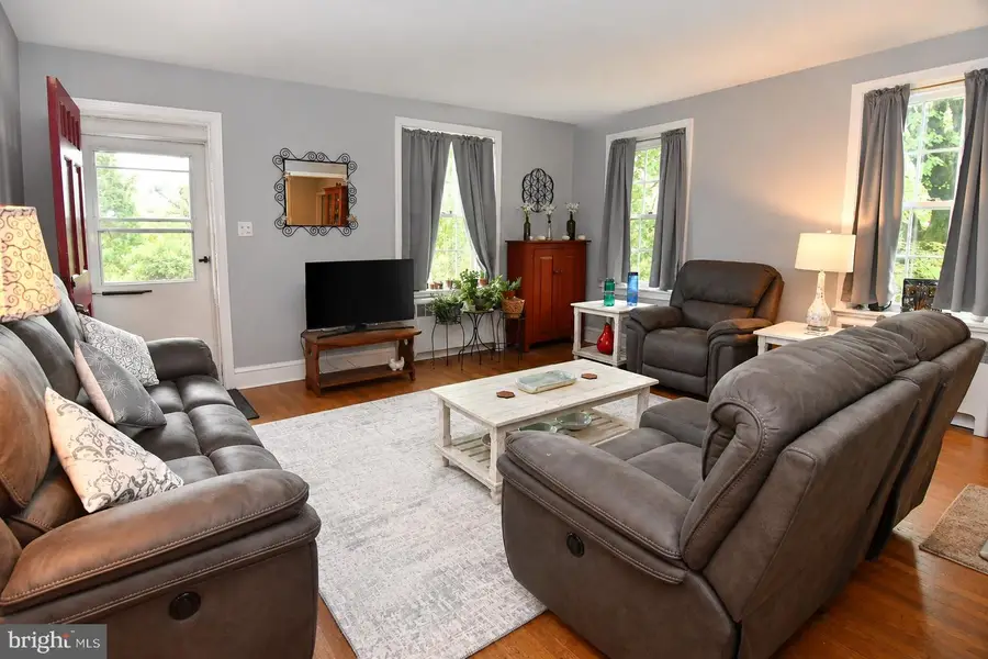 5553 Swamp Rd, Fountainville, PA 18923 - #3