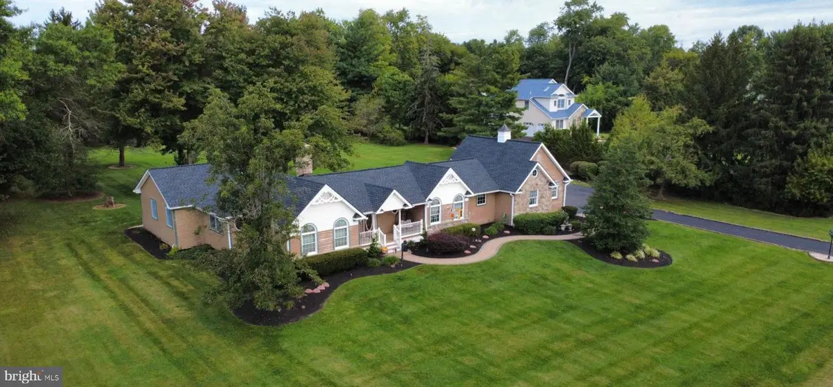 186 Folly Rd, Chalfont, PA 18914 - #1