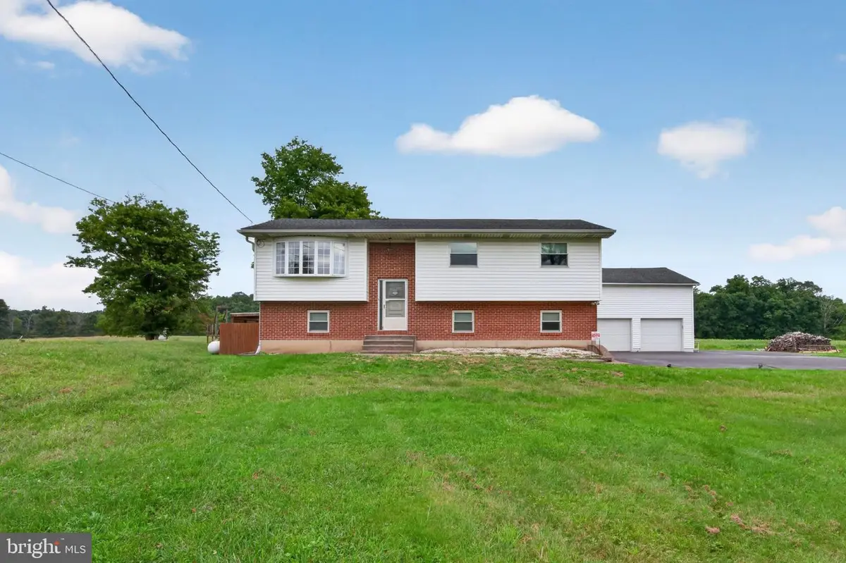 685 Union Rd, Quakertown, PA 18951 - #1