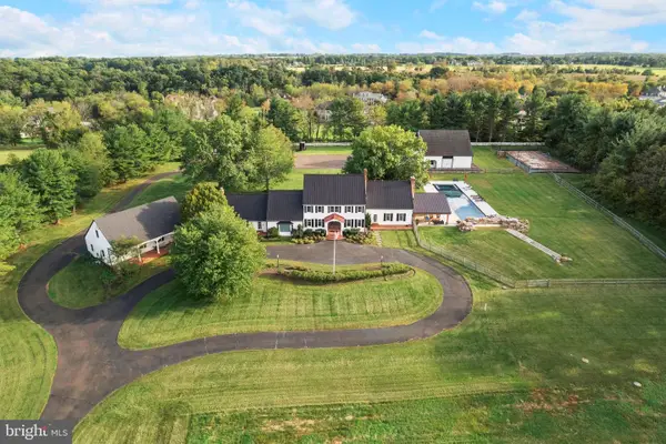 360 Woodhill Rd, NEWTOWN, PA 18940