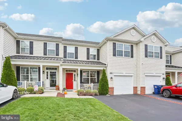 215 Parish Rd, FALLSINGTON, PA 19054
