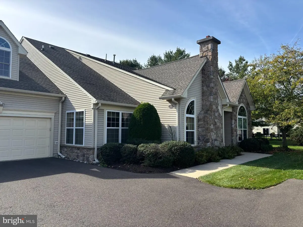 326 Shady Brook Dr #195, Langhorne, PA 19047 - #1
