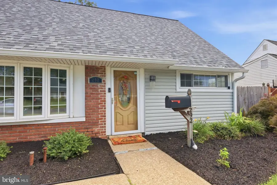 292 Indian Creek Dr, Levittown, PA 19057 - #3