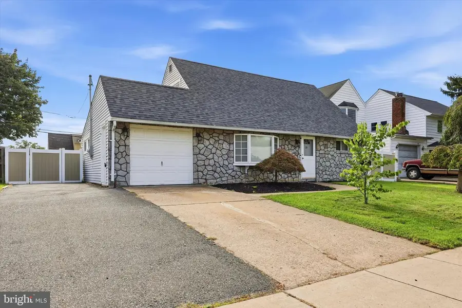 10 East Ln, Levittown, PA 19054 - #2