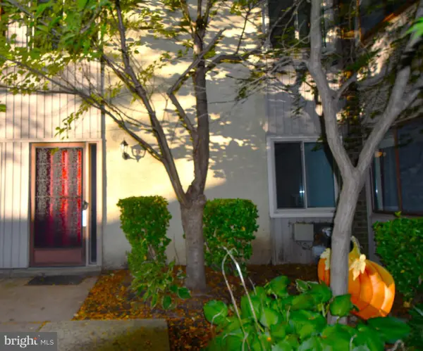 4825 Oxford Ct, BENSALEM, PA 19020