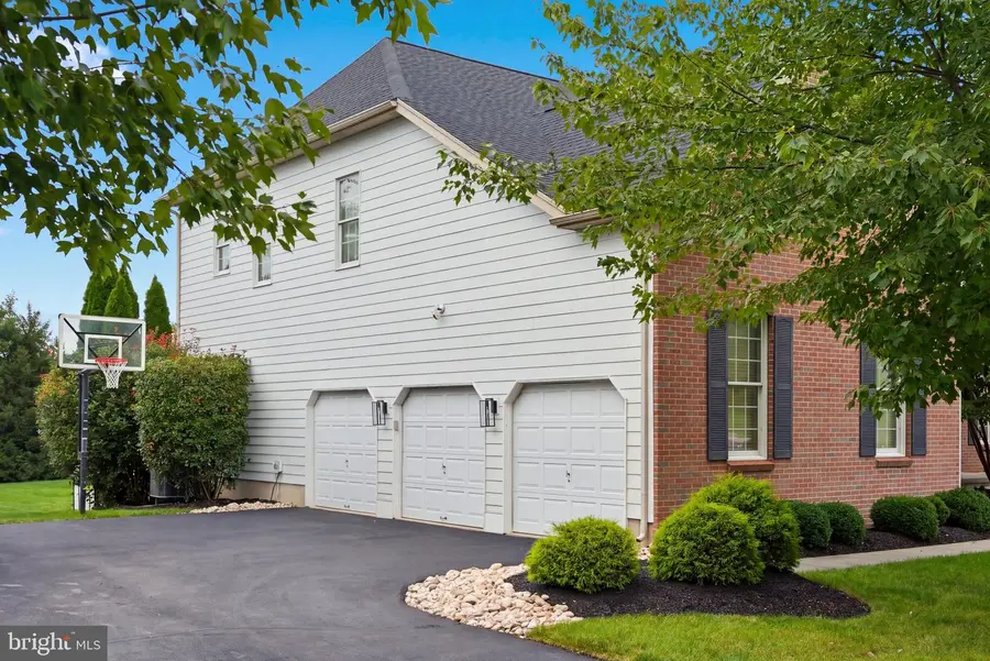25 Delaney Dr, Newtown, PA 18940 - #2