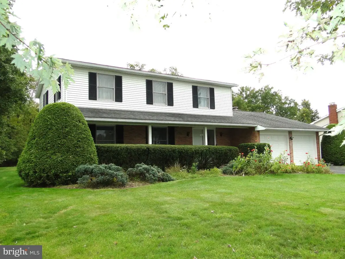 8 Clover Ln, Quakertown, PA 18951 - #1