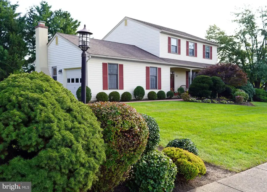 41 Castlewood Dr, Chalfont, PA 18914 - #2