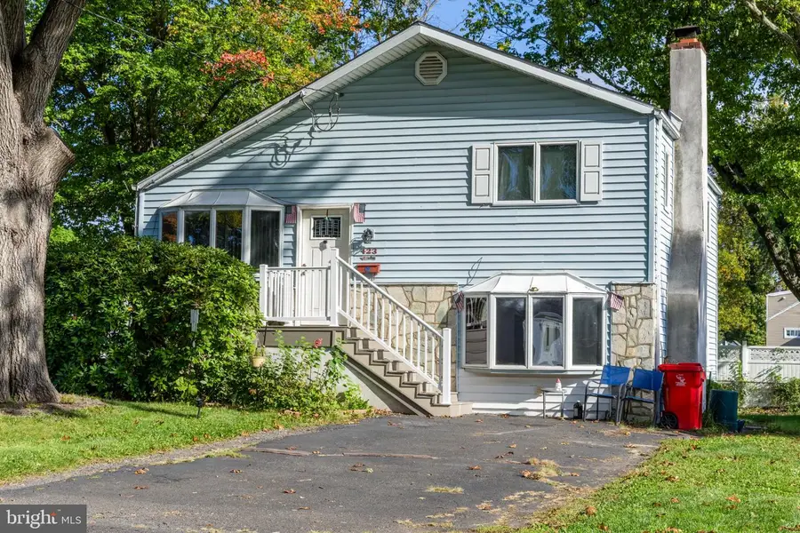423 Sunnemeade Ave, Warminster, PA 18974 - #2