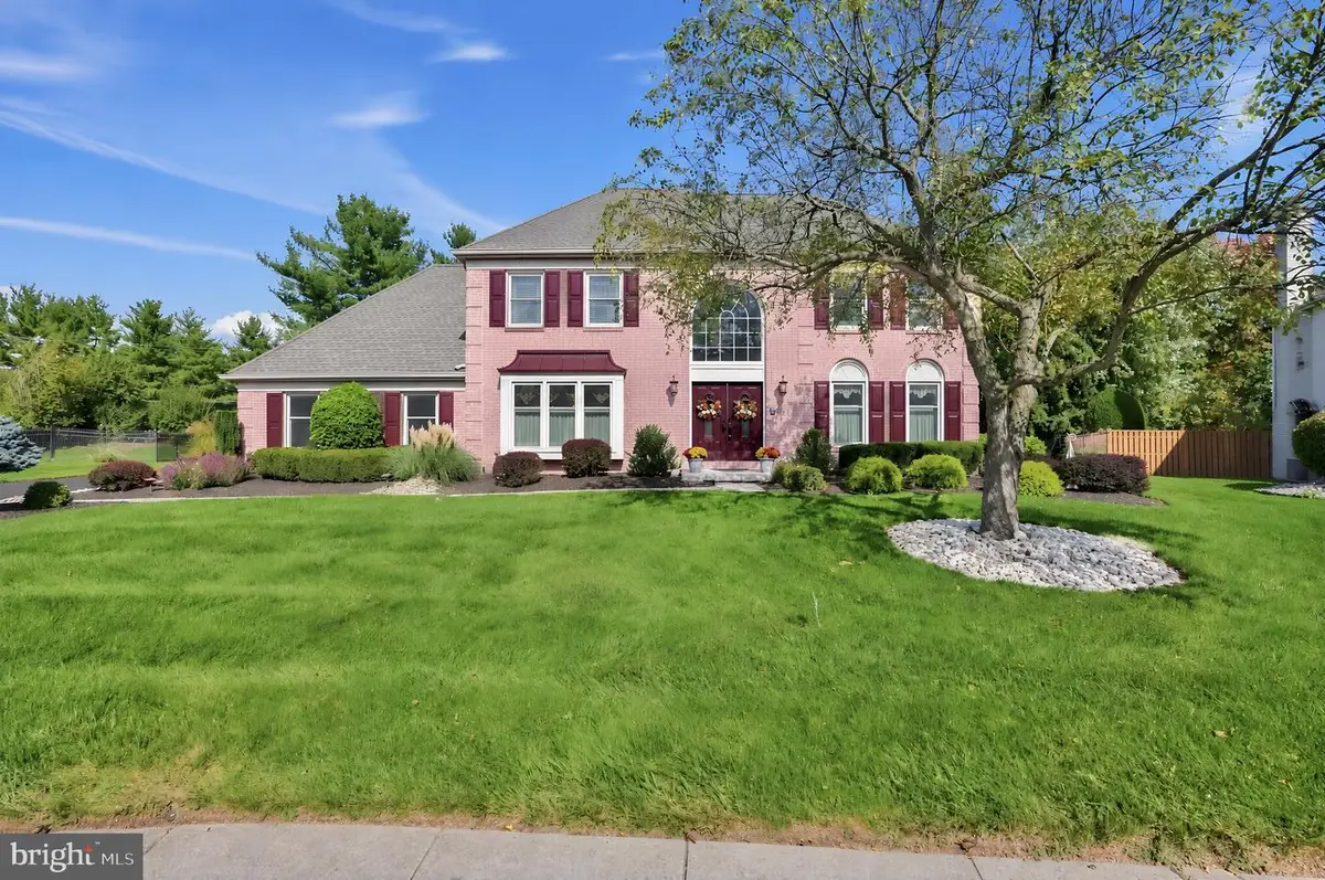 700 Fox Hollow Dr, Yardley, PA 19067 - #1