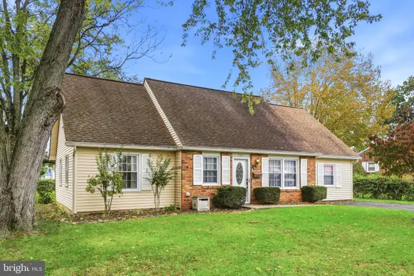 921 Harrison St, BRISTOL, PA 19007