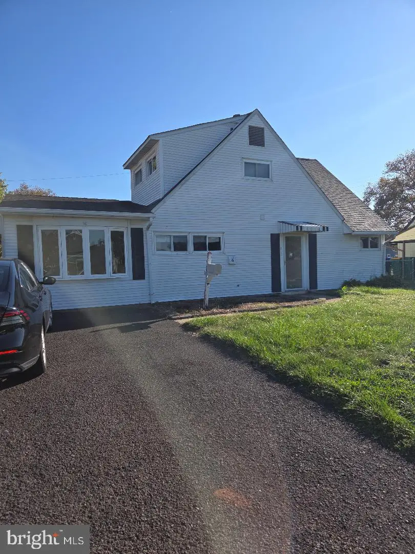 6 Cornflower Ln, Levittown, PA 19055 - #1