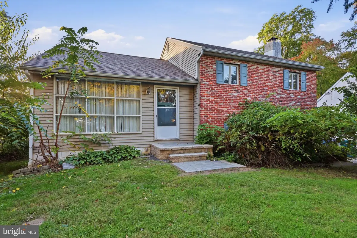 208 N Hawthorne Ave, Langhorne, PA 19047 - #1