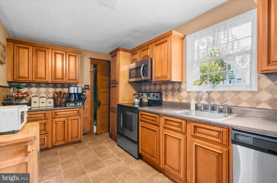 1144 Haines Ave, Feasterville Trevose, PA 19053 - #3