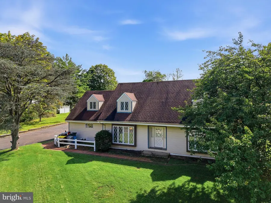 927 Mill Creek Rd, Newtown, PA 18940 - #3