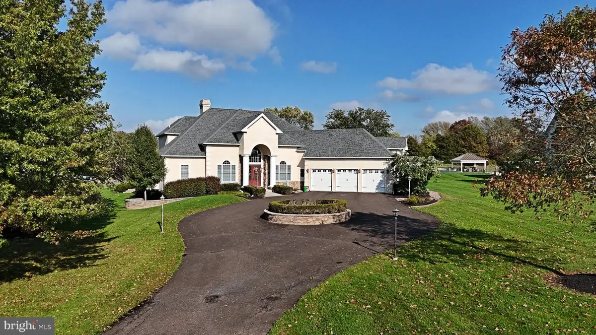 421 Green St, Sellersville, PA 18960 - #1