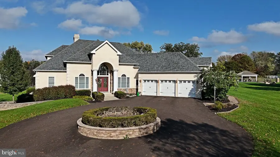 421 Green St, Sellersville, PA 18960 - #2