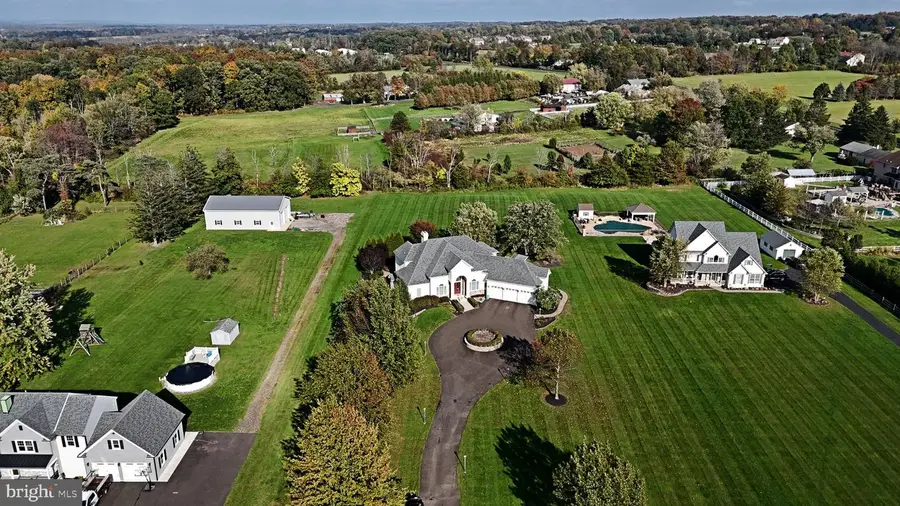 421 Green St, Sellersville, PA 18960 - #3