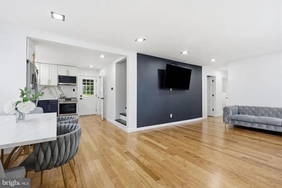 381 Hardman Ln, Warminster, PA 18974 - #3