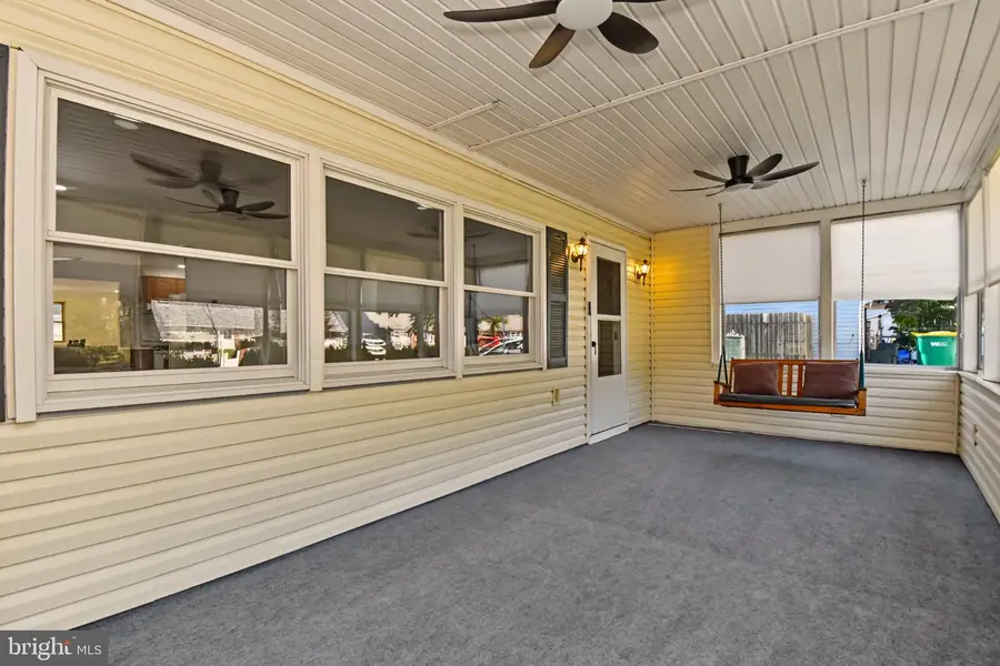 138 Village Ln, Levittown, PA 19054 - #3
