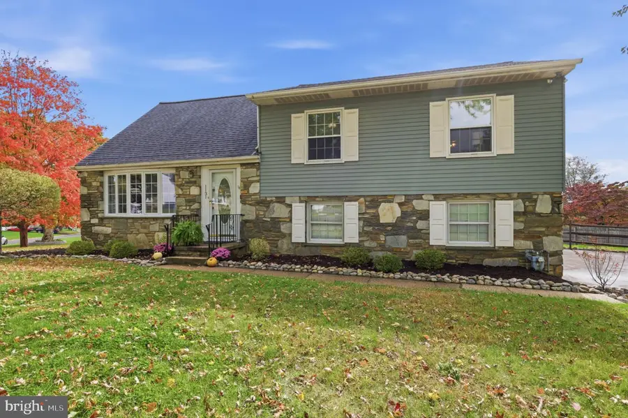 1131 Tomlinson Rd, Southampton, PA 18966 - #3