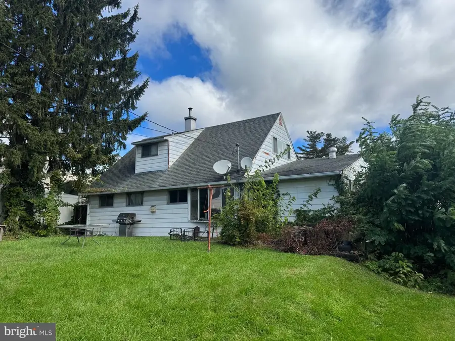 115 Vermont Ln, Levittown, PA 19054 - #3