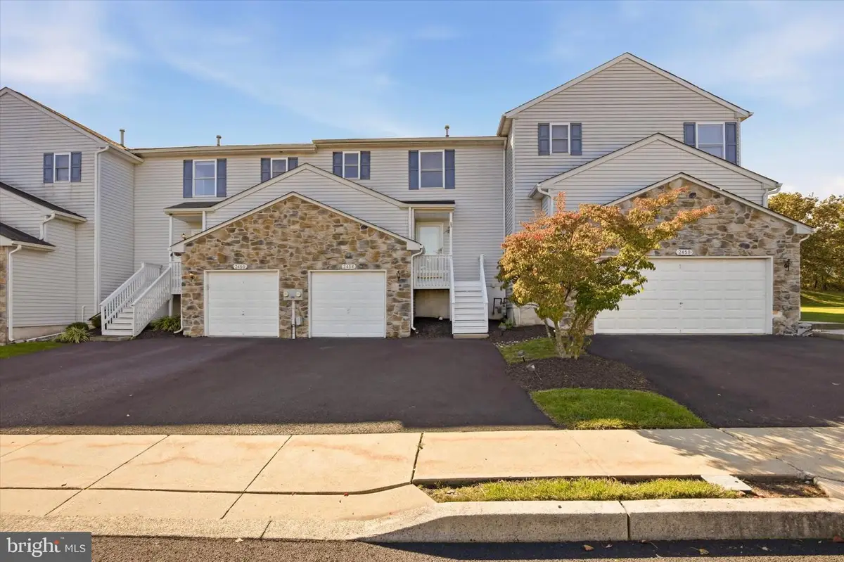 2454 Greenview Cmns, Quakertown, PA 18951 - #1