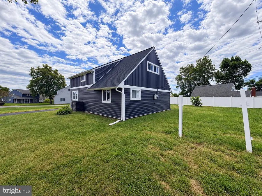 45 Inwood Rd, Levittown, PA 19057 - #2