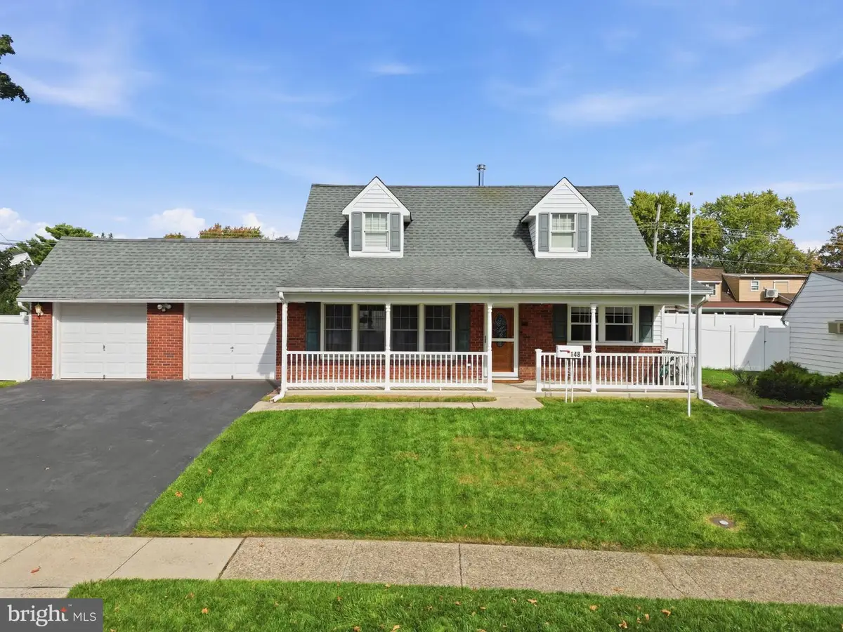 148 Heartwood Rd, Levittown, PA 19056 - #1