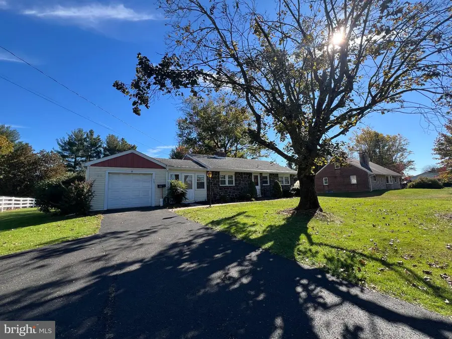 244 E Branch Rd, Sellersville, PA 18960 - #3