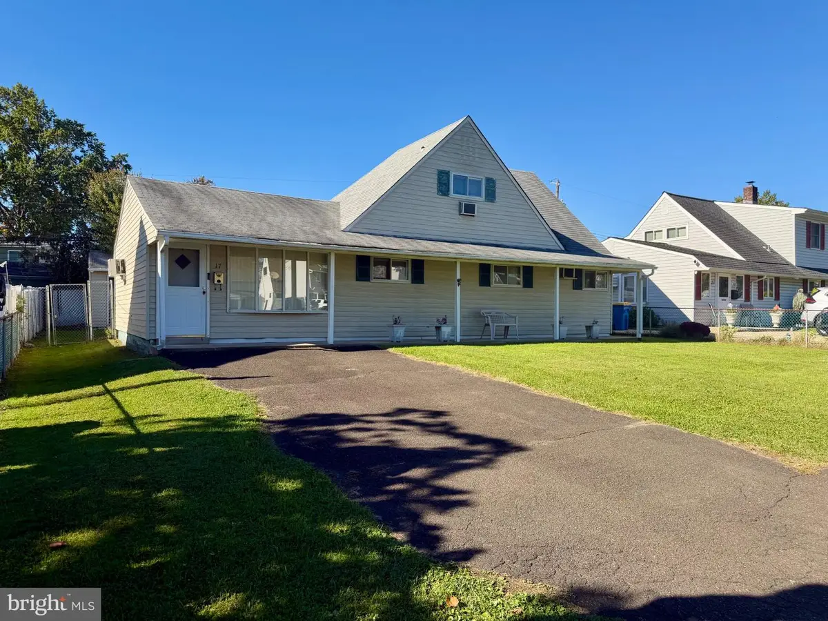 17 Rambler Ln, Levittown, PA 19055 - #1