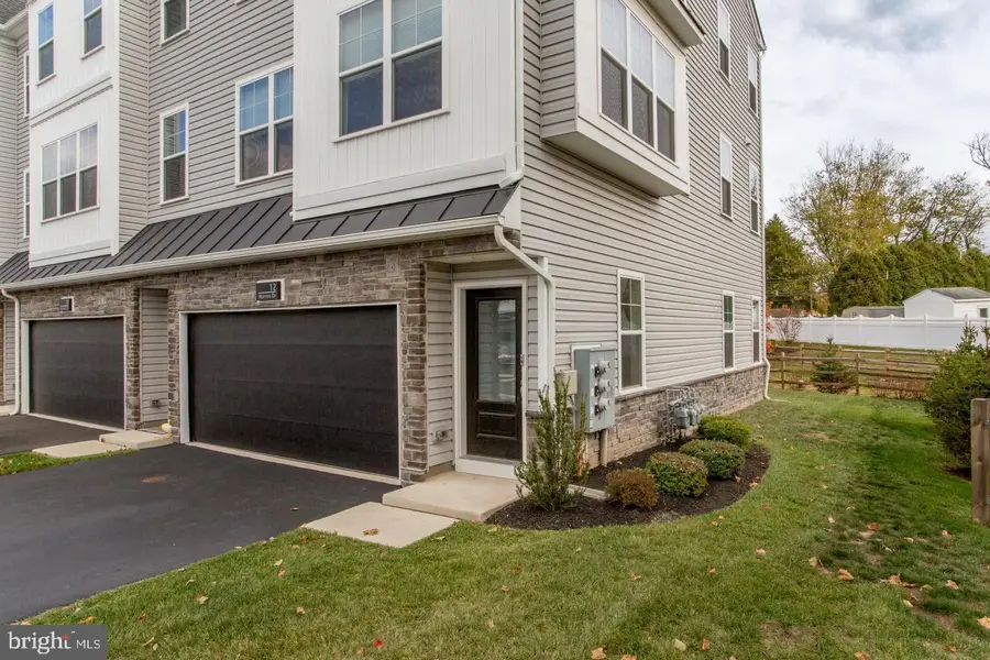 12 Warren Dr, Chalfont, PA 18914 - #2
