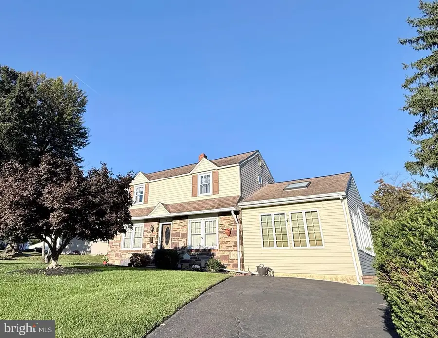 41 Woodlawn Rd, Warminster, PA 18974 - #2