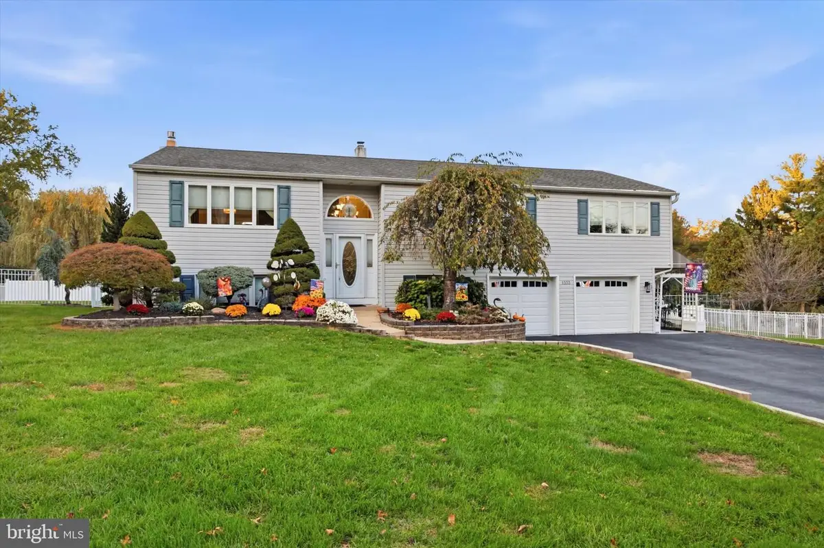1333 Glen Echo Dr, Huntingdon Valley, PA 19006 - #1