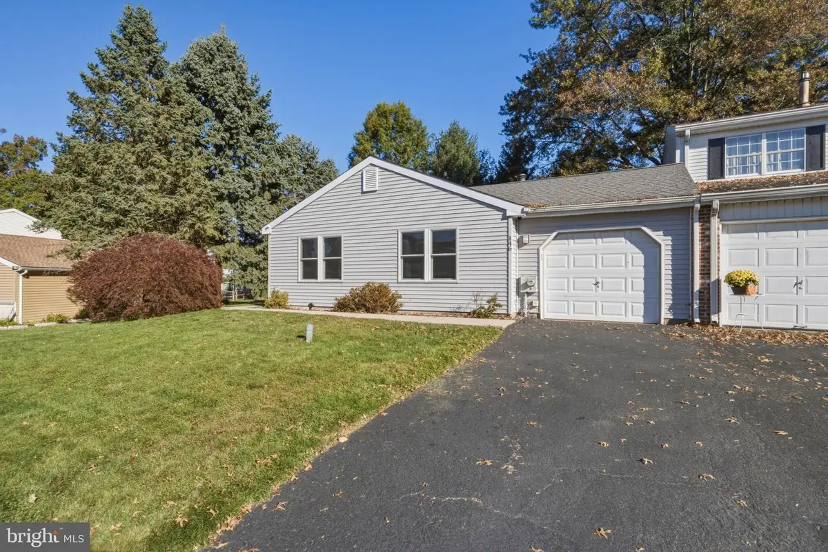 146 Commonwealth Dr, Newtown, PA 18940 - #1