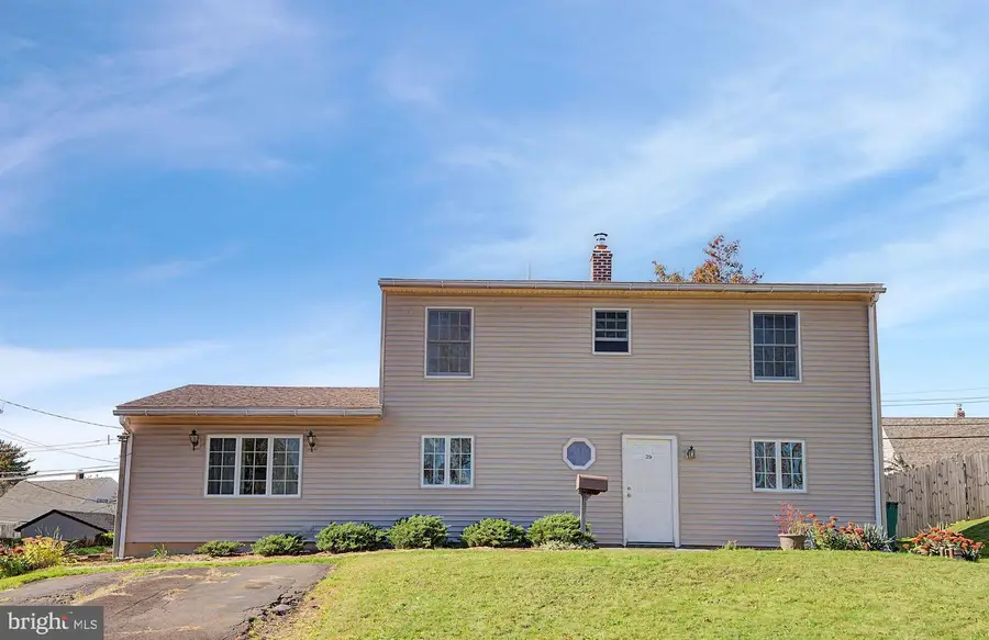 39 Hickory Ln, Levittown, PA 19055 - #2
