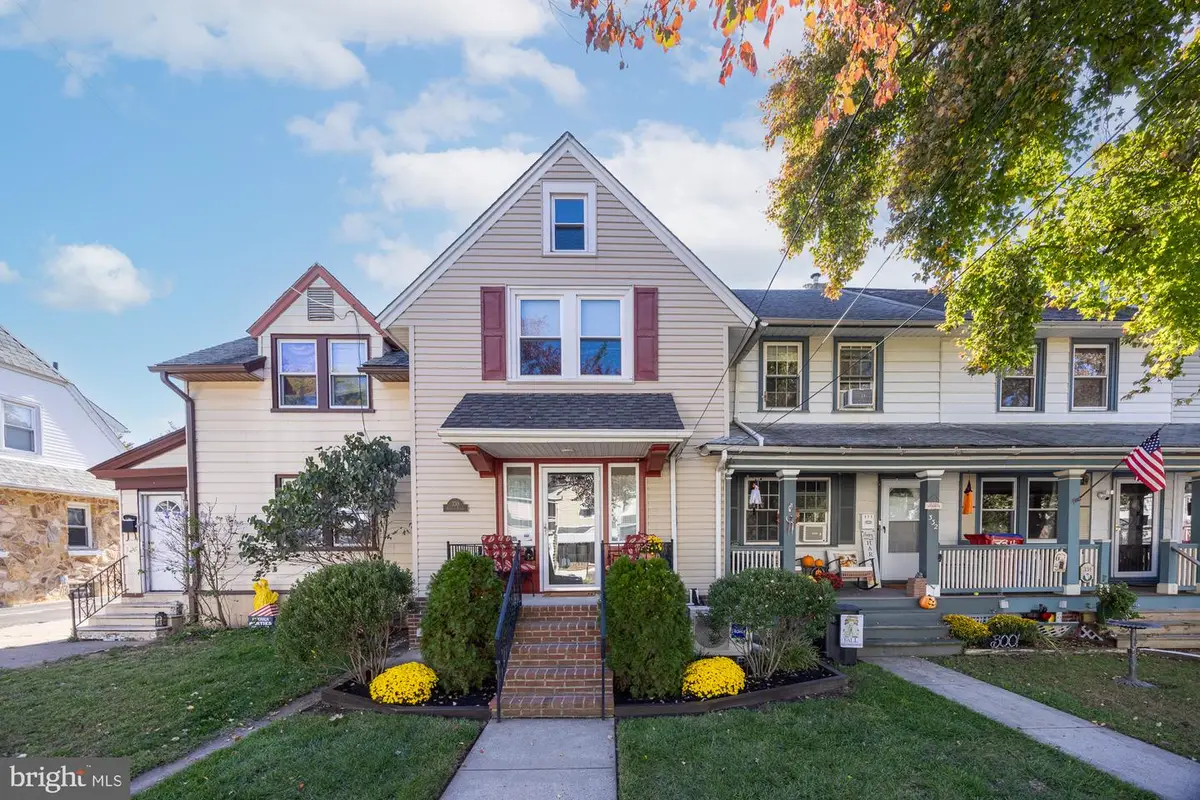 330 Jackson St, Bristol, PA 19007 - #1