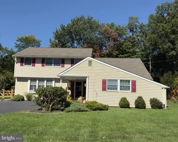 298 Centennial Rd, WARMINSTER, PA 18974