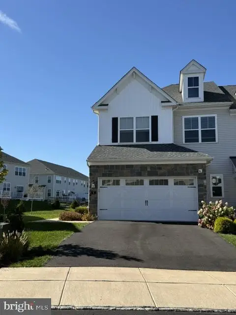 8 Spring Mill Dr, Ivyland, PA 18974 - #1