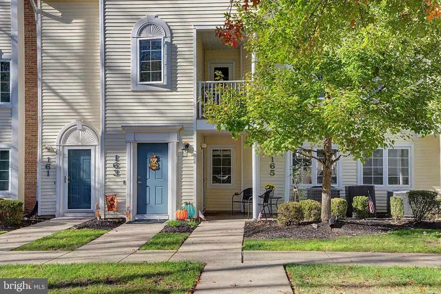 165 Naomi Ct, Levittown, PA 19057 - #3