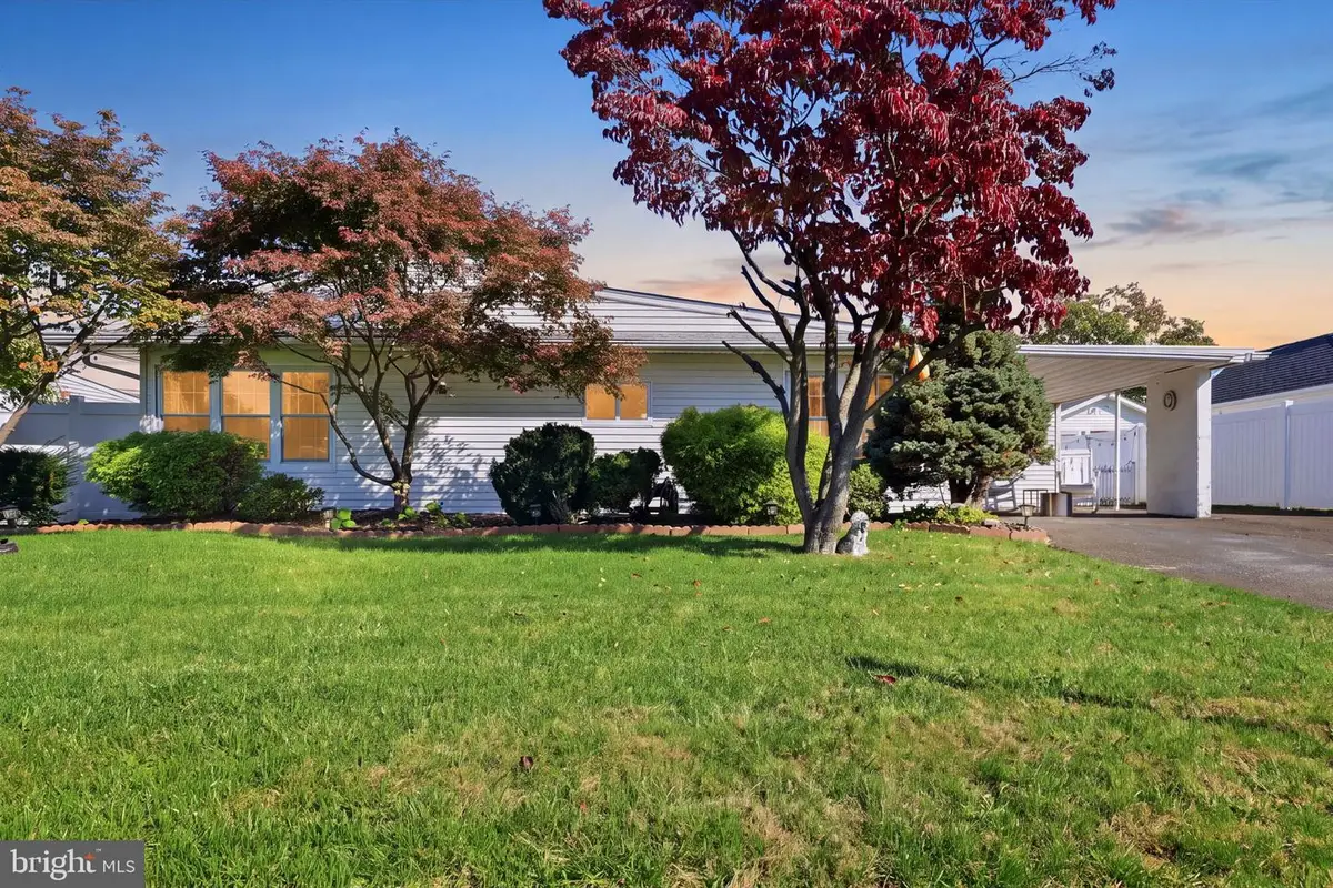 24 Fireside Ln, Levittown, PA 19055 - #1