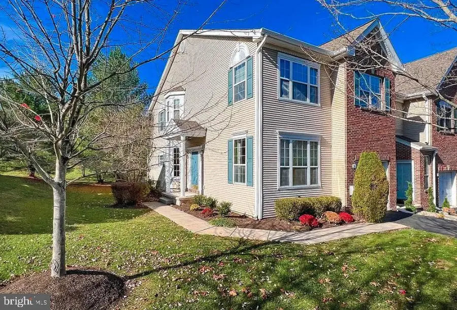 16 Dispatch Dr, Washington Crossing, PA 18977 - #2