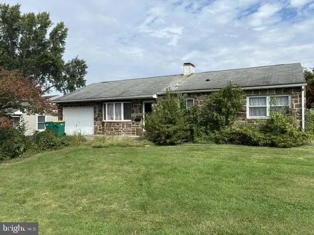 215 Waltham Rd, Fairless Hills, PA 19030 - #1