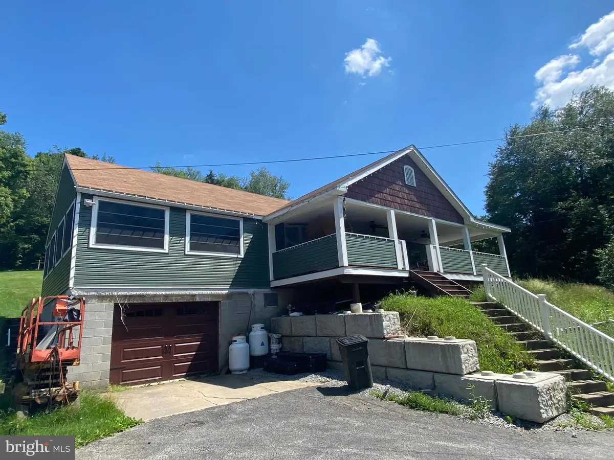 989 Blackhawk Rd, Beaver Falls, PA 15010 - Image #1