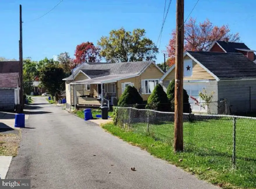 305 Dewhirst Ave, New Brighton, PA 15066 - #1
