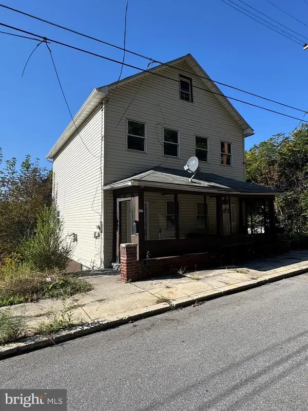 825-827 Steel St, JOHNSTOWN, PA 15901